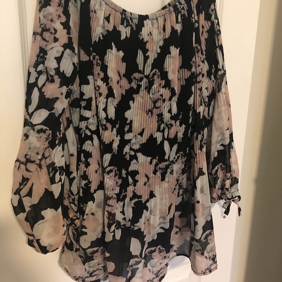 Off shoulder blouse - Picture 3 of 7